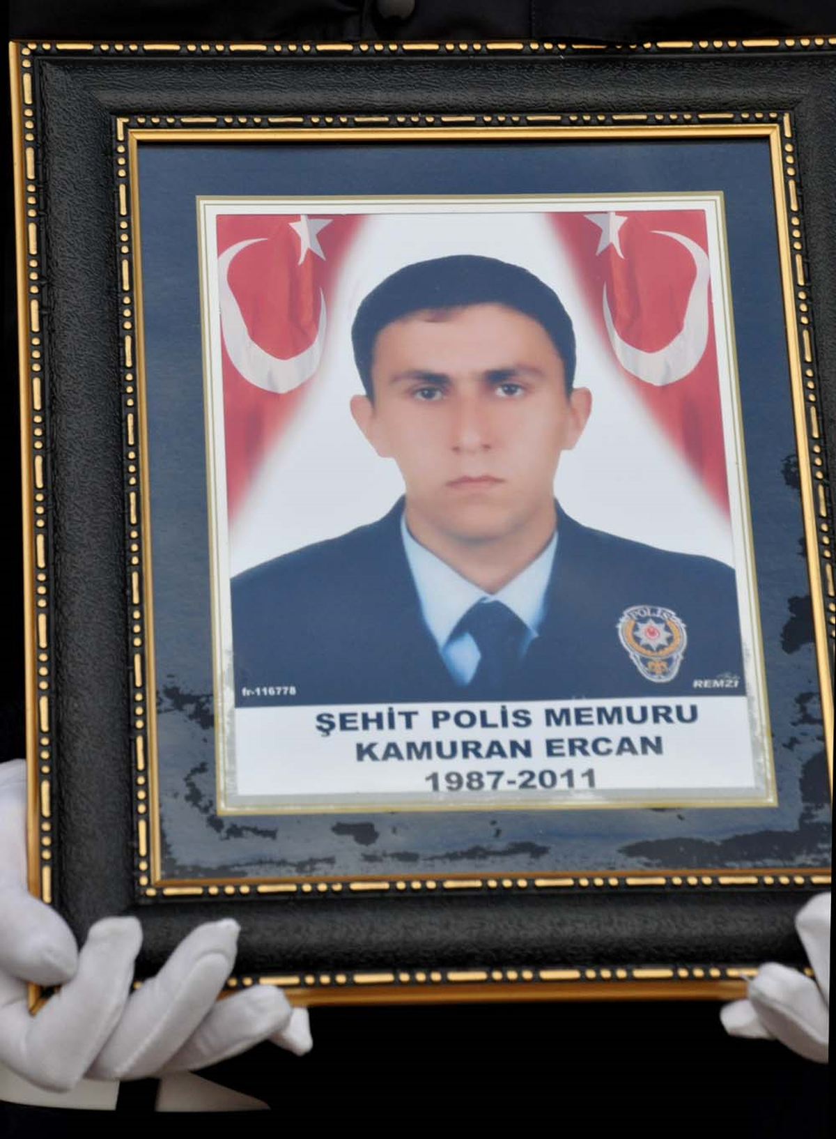 5 Polis, Törenle Uğurlandı