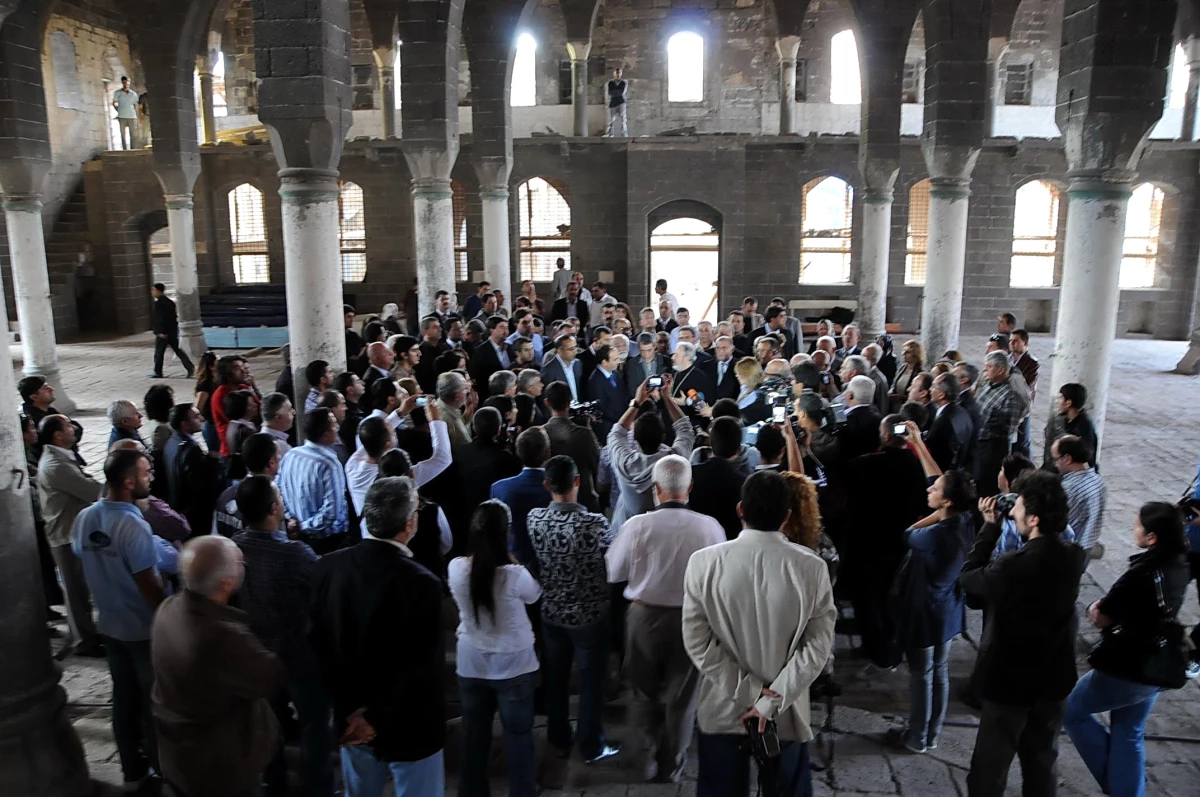 Diyarbakır\'da Açılacak Ermeni Kilisesi \'çukurca Şehitleri\' Nedeniyle Müzikli Programları İptal Etti