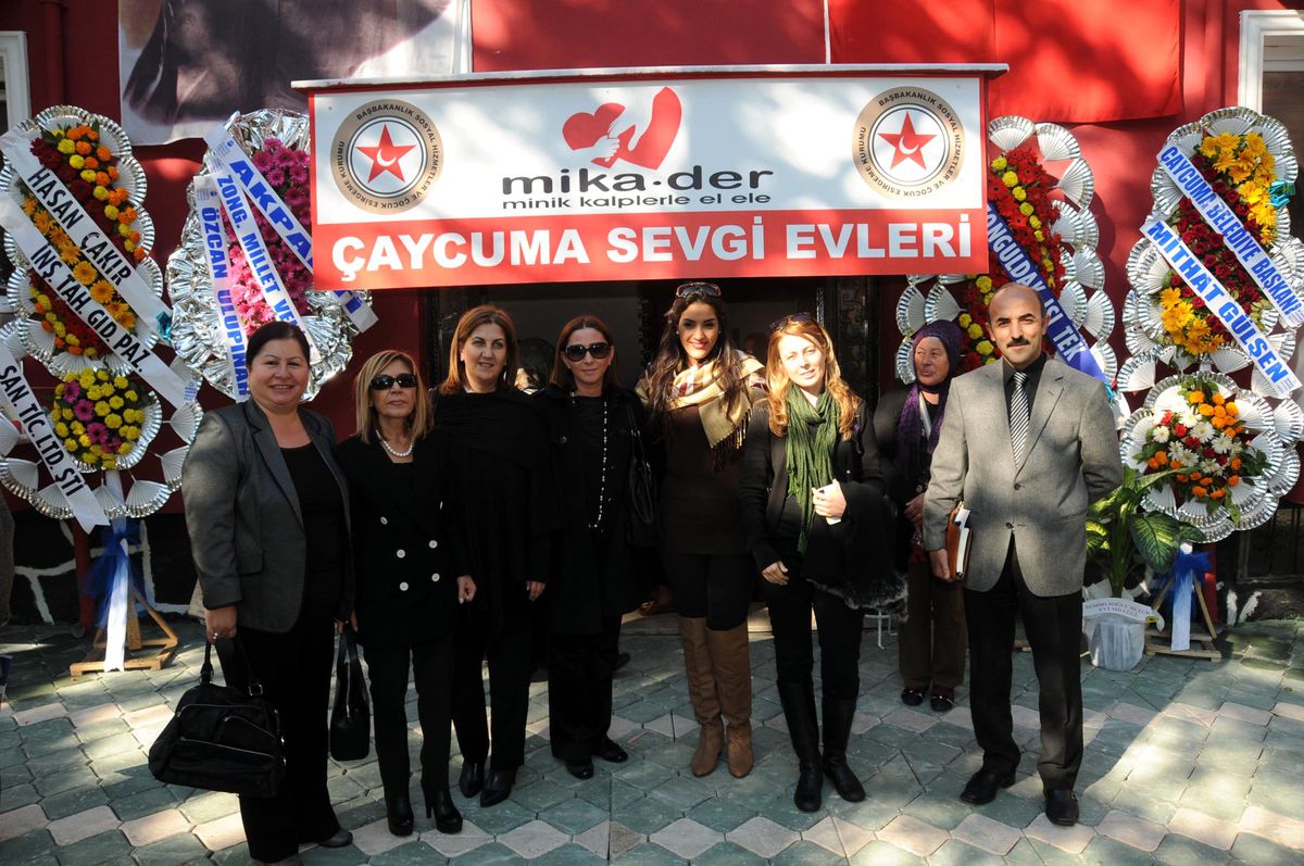 Mika-Der'den 30 Çocuğa Sevgi Evi