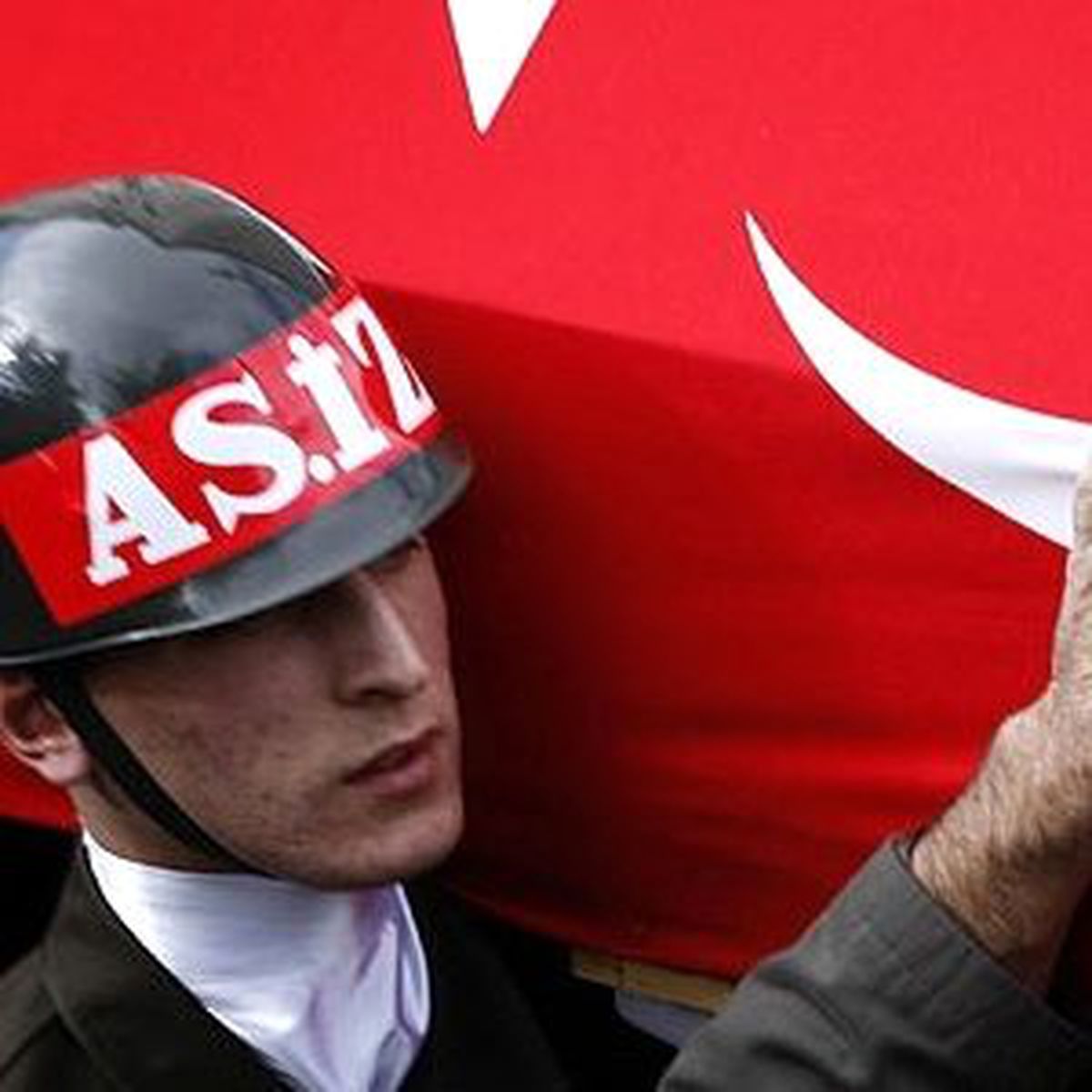 Şehit Asteğmenin Köyünde Yas Var