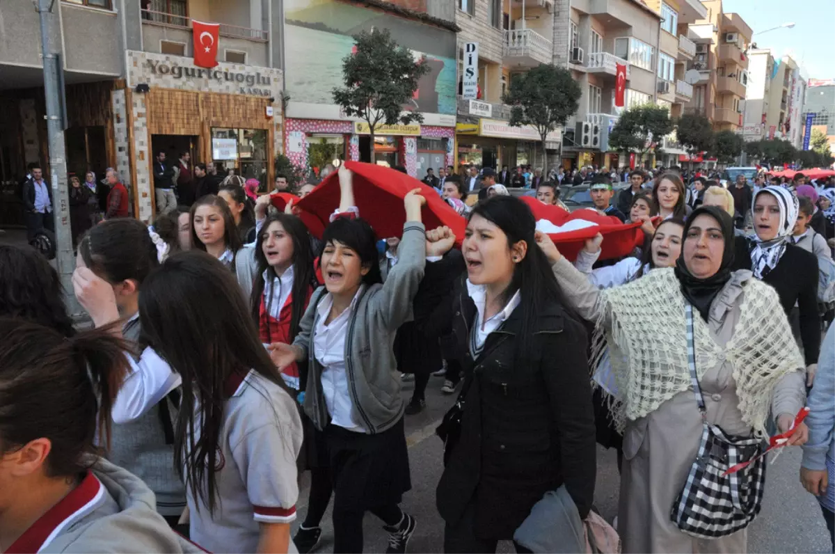 İnegöl\'de Teröre Büyük Öfke