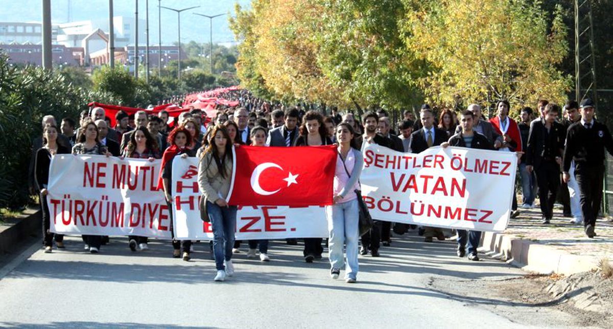 Üniversiteliler Terörü Lanetledi