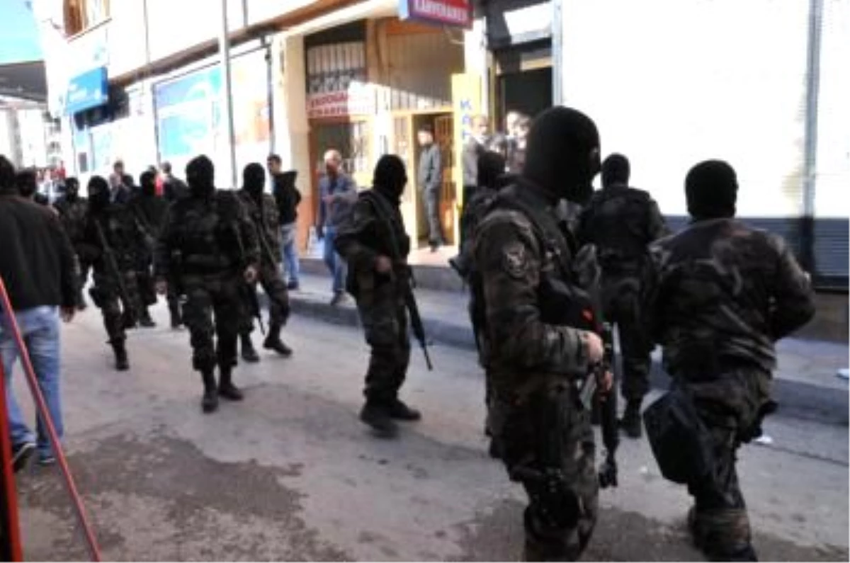PKK Protestosuna Polis Müdahalesi