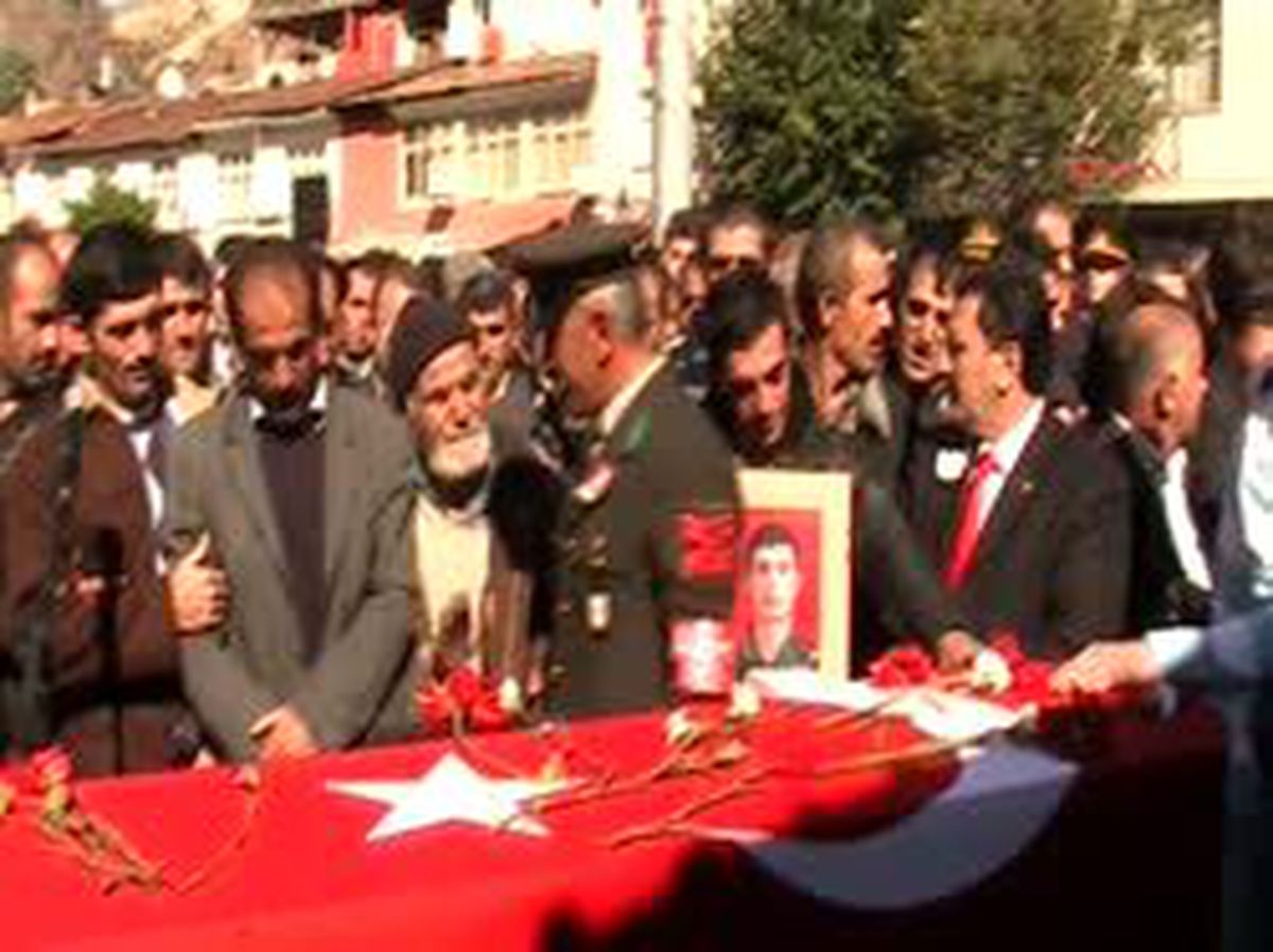 Şehit Ateşsaçan Toprağa Verildi