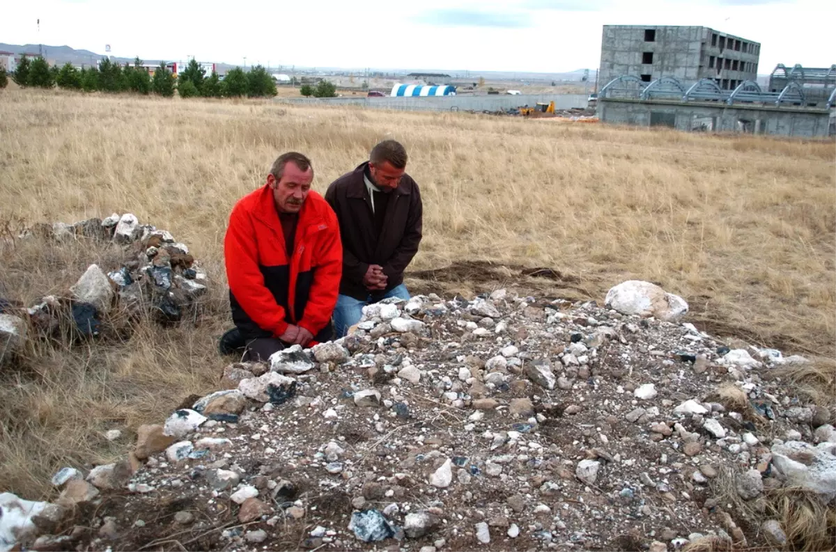 Alman Mezarlığı\'nda Alman Nöbeti