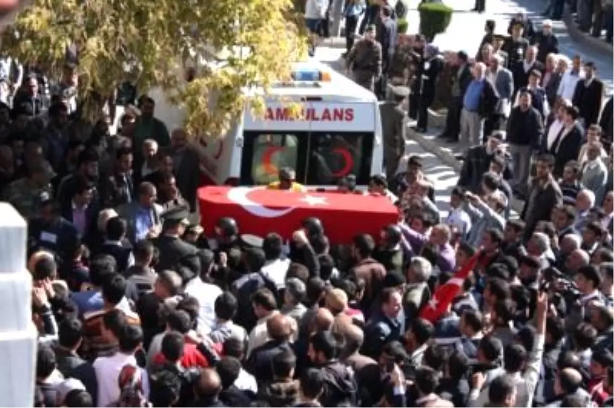 'BDP ve PKK Temsilcimiz Olamaz!'