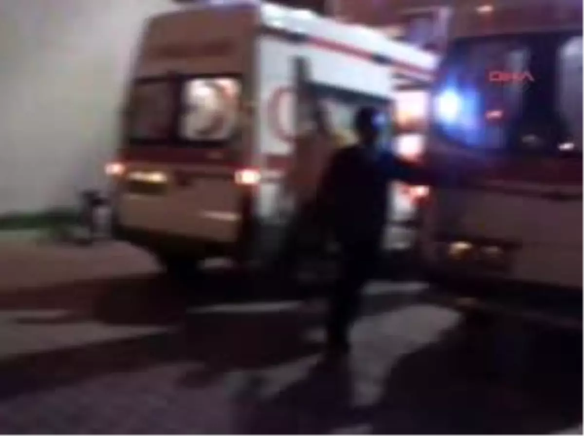 Birlikte Yaşadığı Kadını 7 Yerinden Bıçakladı