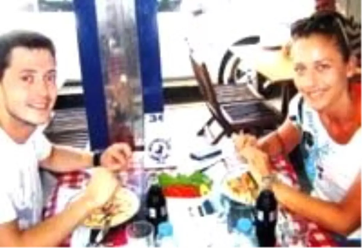 Çeşme'de İlan-ı Aşk