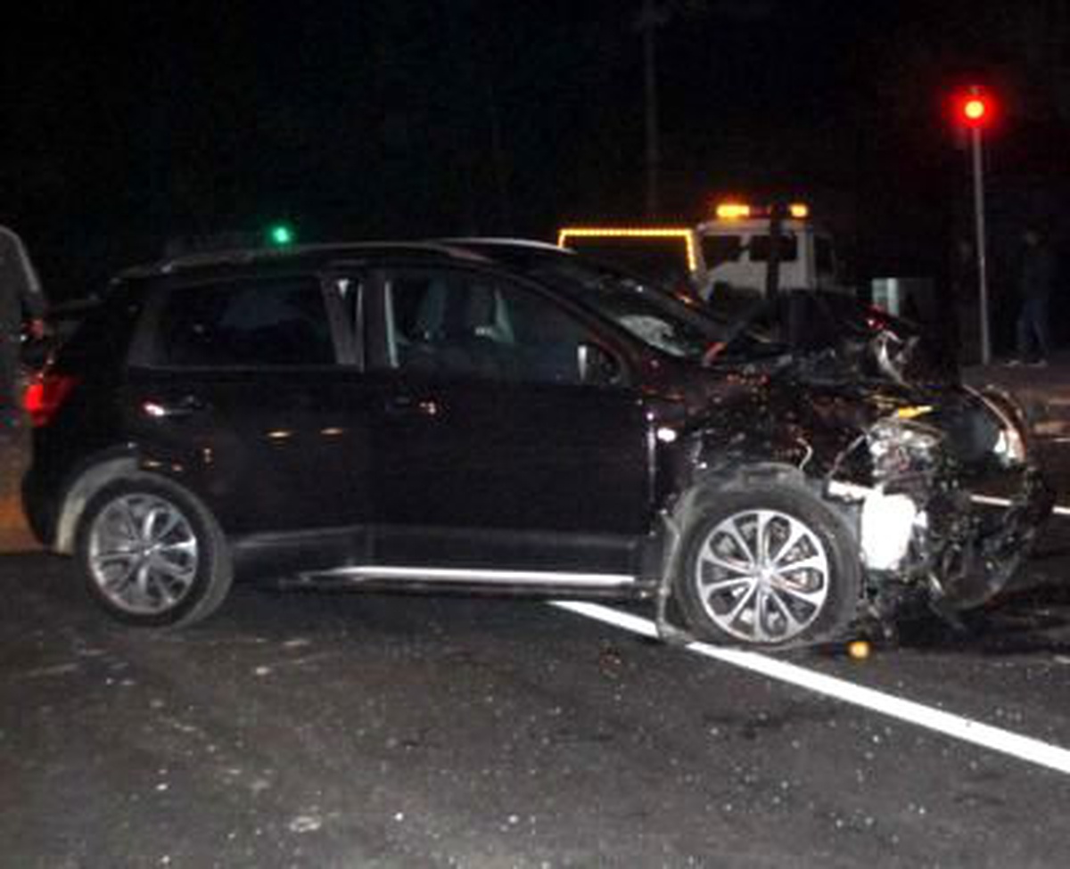 Işıkta Bekleyen Otomobile Başka Otomobil Çarptı, 8 Yaralı