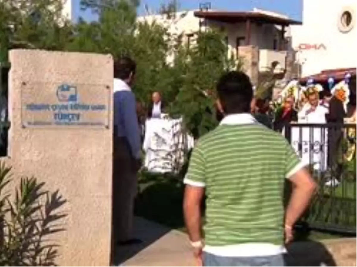 Mavi Bayrak Koordinasyon Merkezi\'nin 3\'ncüsü Bodrum\'a Türkiye Çevre Eğitim Vakfı Bünyesindeki Üçüncü Mavi Bayrak Koordinasyon Merkezi Bodrum\'un Konacık Beldesi\'nde Törenle Açıldı.