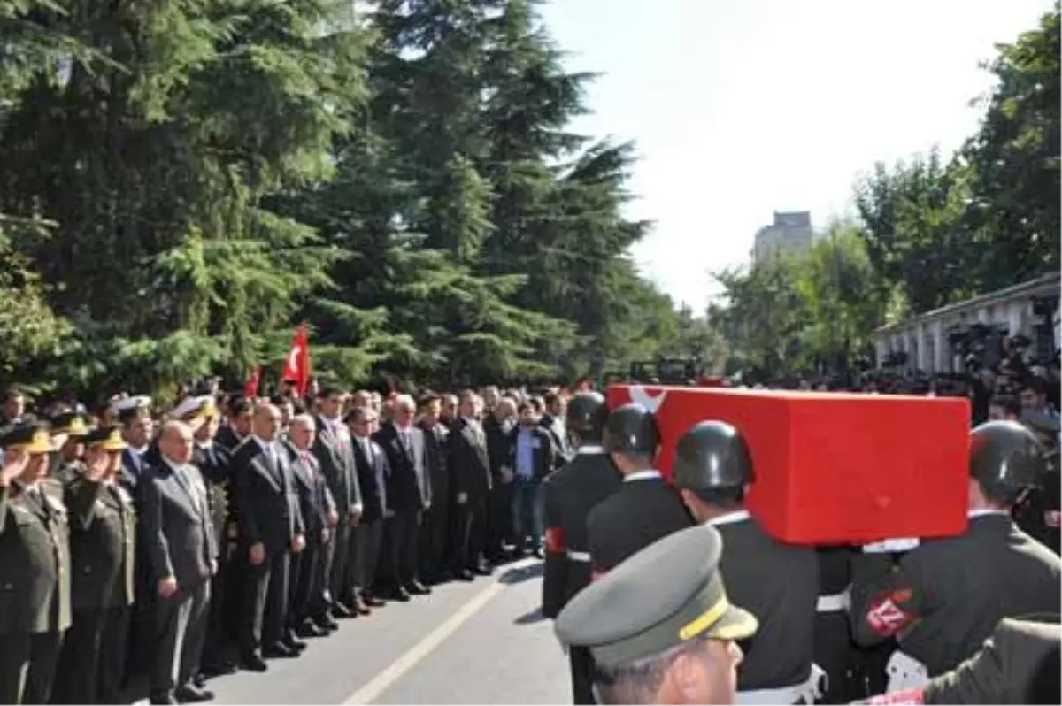 Şehitlerimizi Gözyaşlarıyla Uğurladık