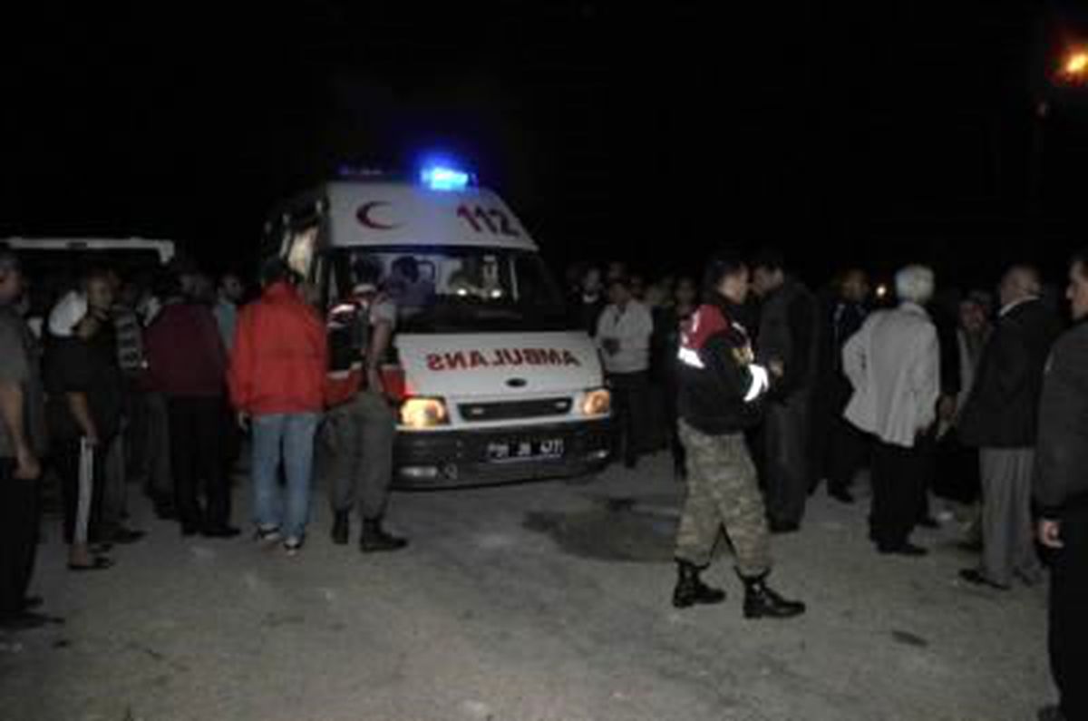 Sulama Kanalına Uçan Otomobildeki 4 Kişi Boğuldu