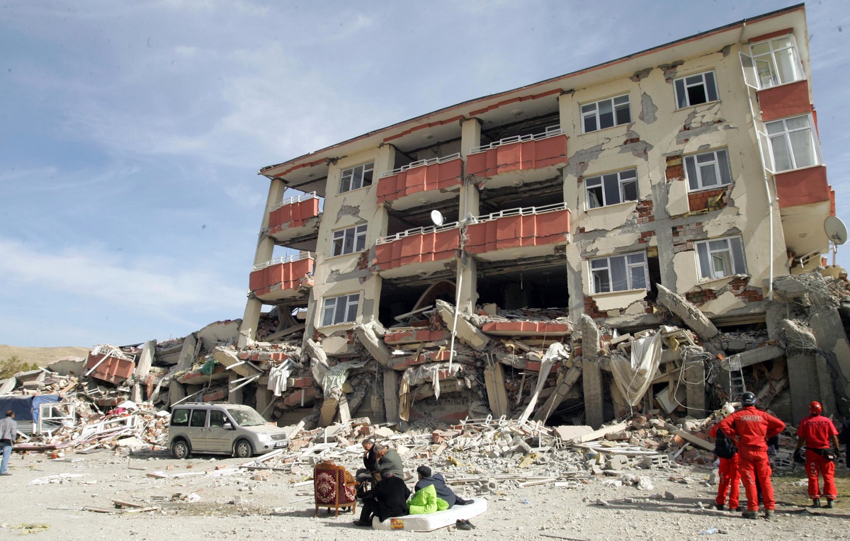 Depremin Vurduğu Van'da Enkaz Kalktıkça Ölü Sayısı Artıyor (6)