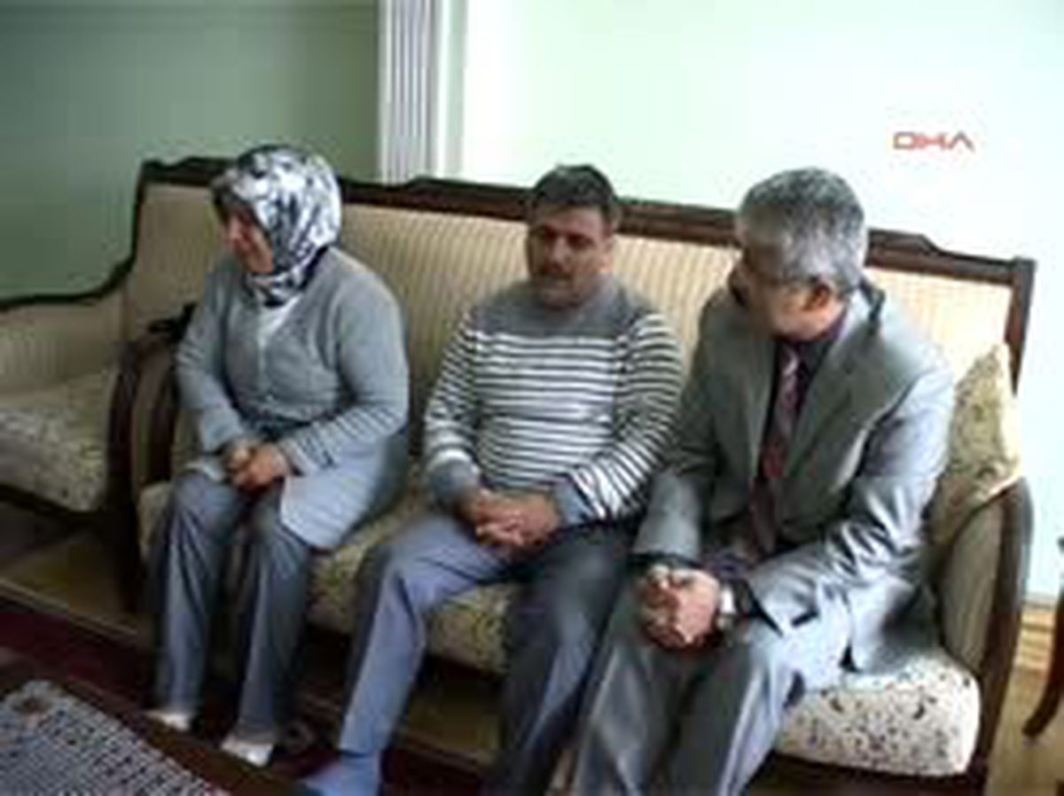 Gazi Baba Evi Terkeden Oğlunu Arıyor