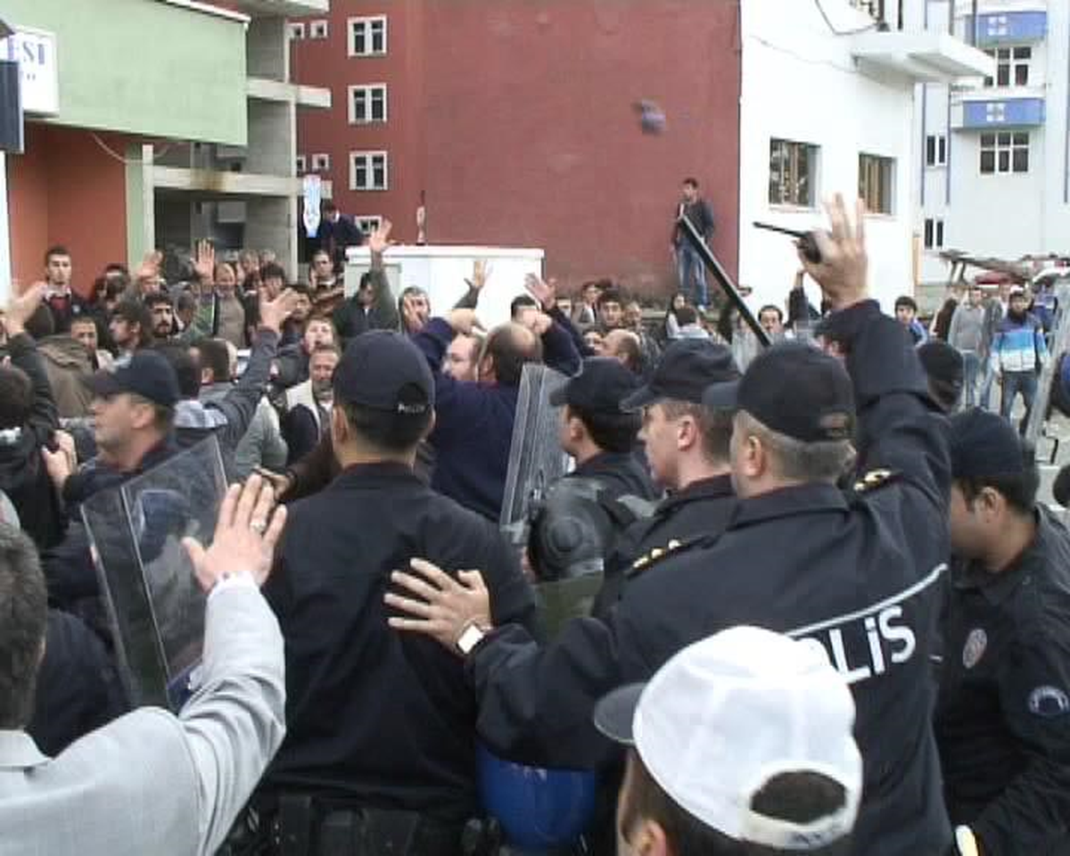 Hopa Sanıklarının Duruşması Öncesi Olay