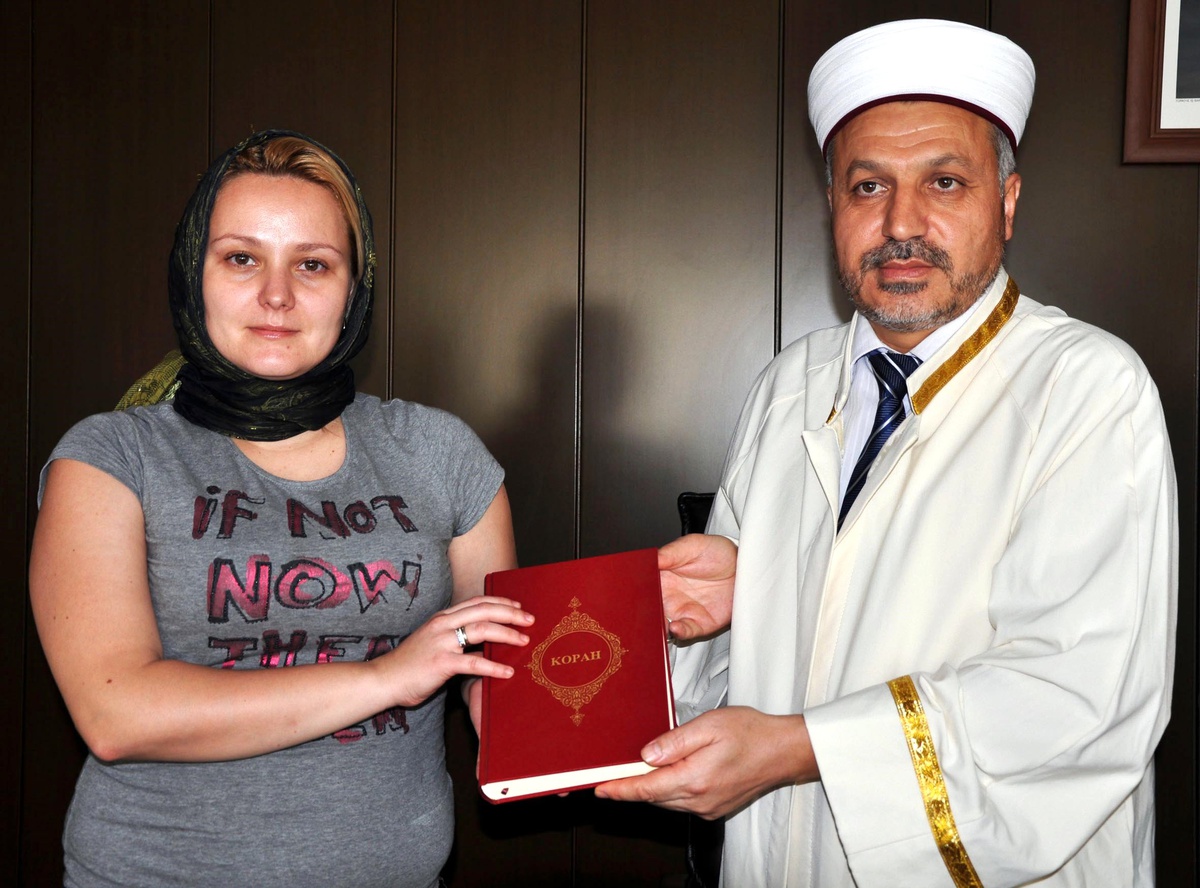 Müslümanların Yaşantısından Etkilenen Rus Rehber Müslüman Oldu