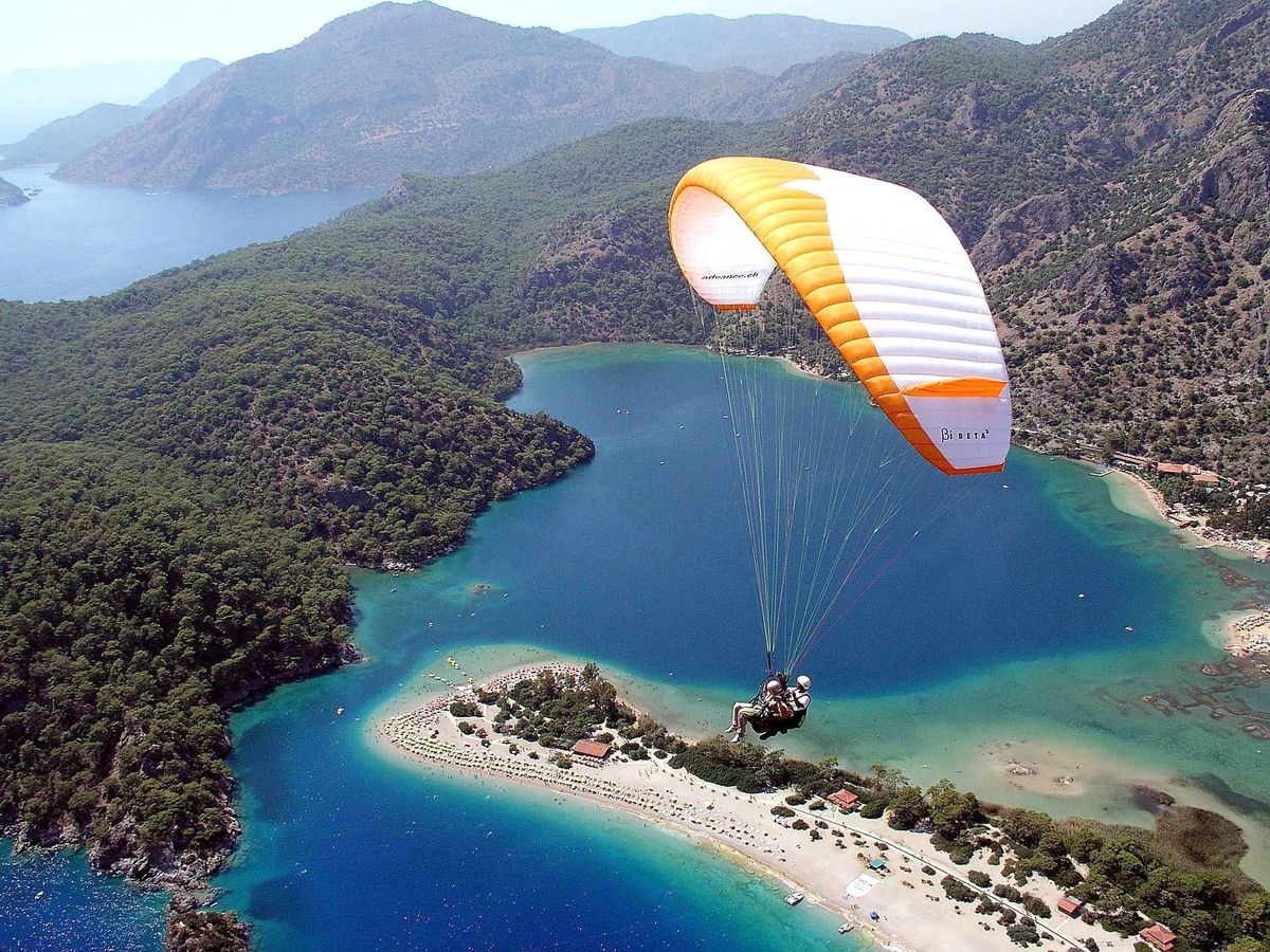 Ölüdeniz'de Hava Oyunları Heyecanı
