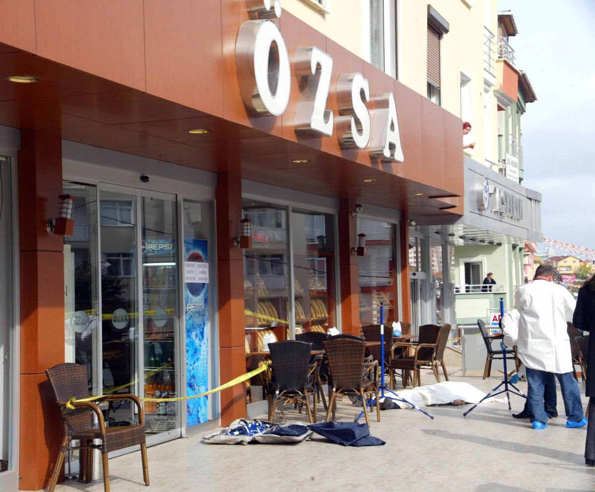 Pendik'te Cinayet: Kızıyla Yaşayan, Evli Müteahhiti Vurdu