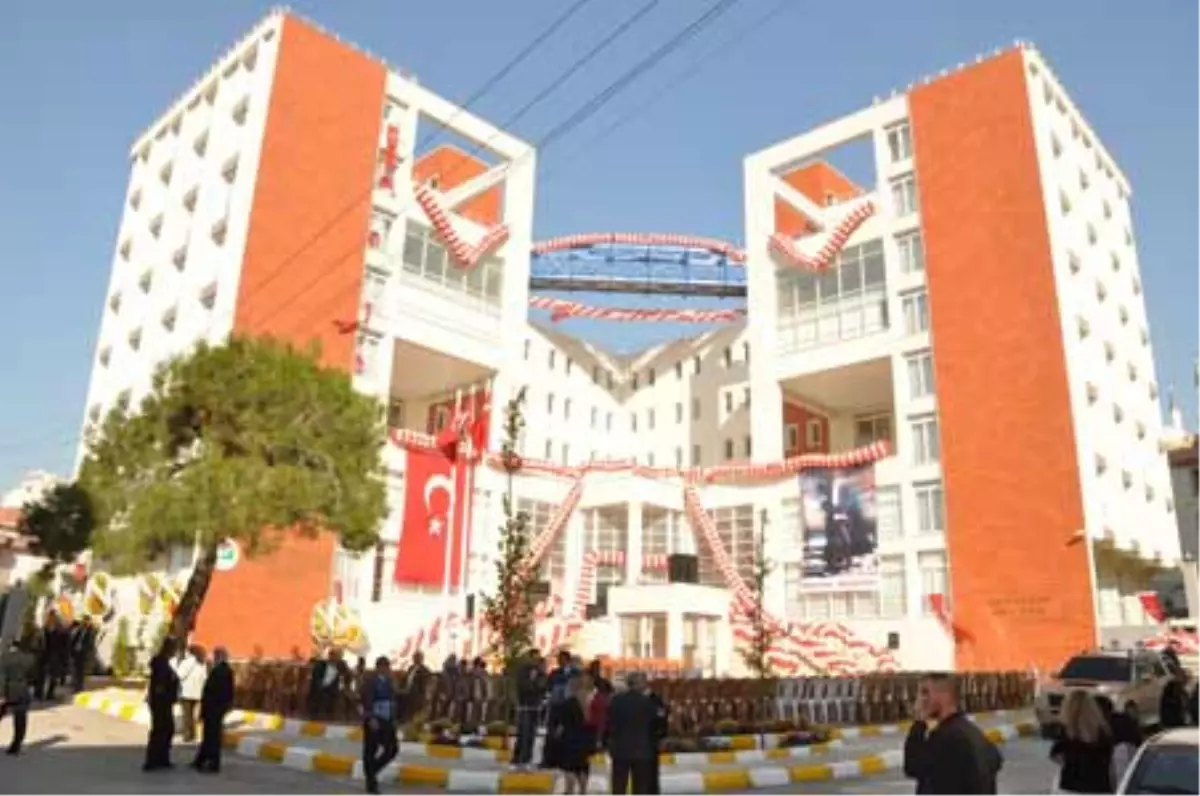 Tev İlk Kız Öğrenci Yurdunu İzmir\'de