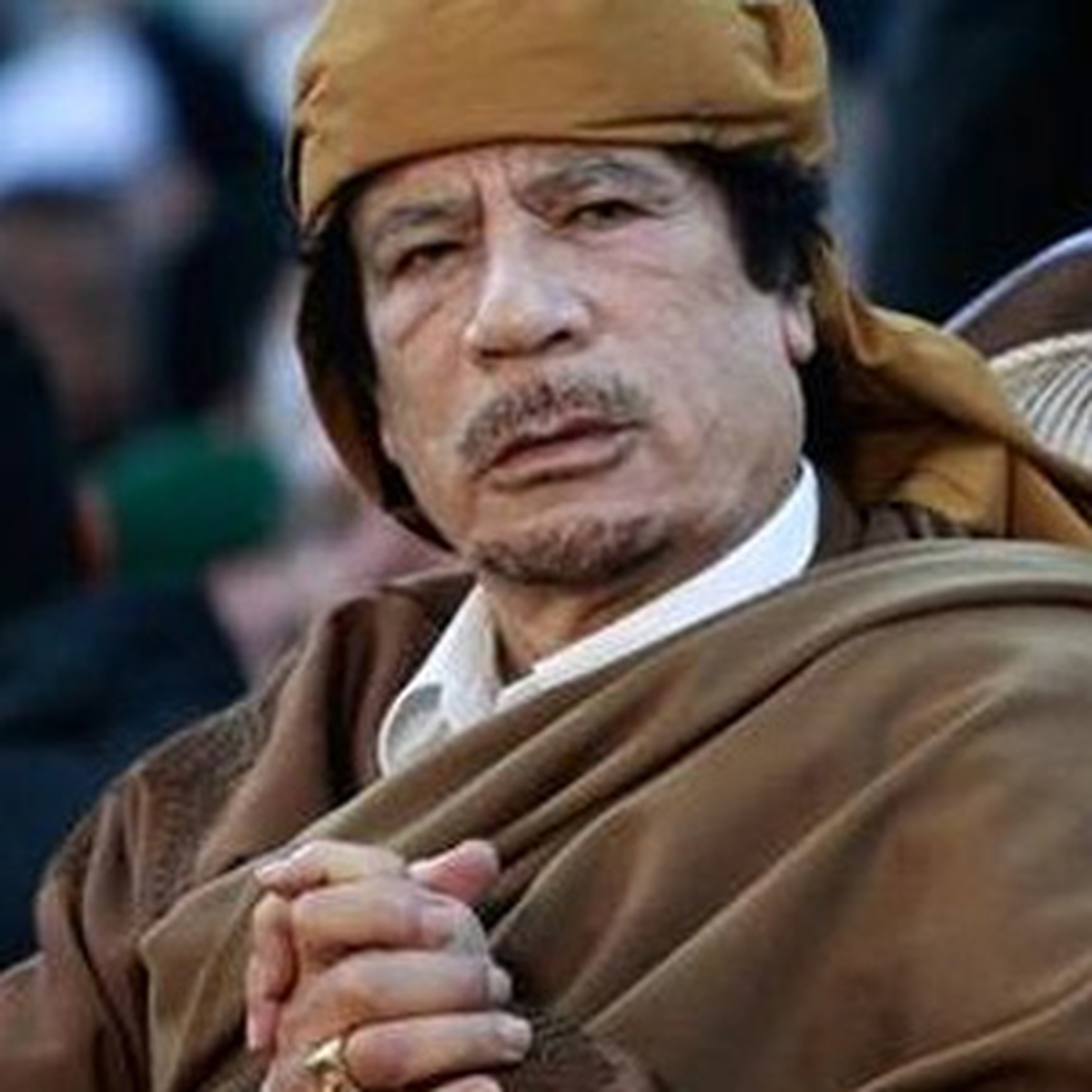 Yaralı Kaddafi'ye Cinsel Taciz!