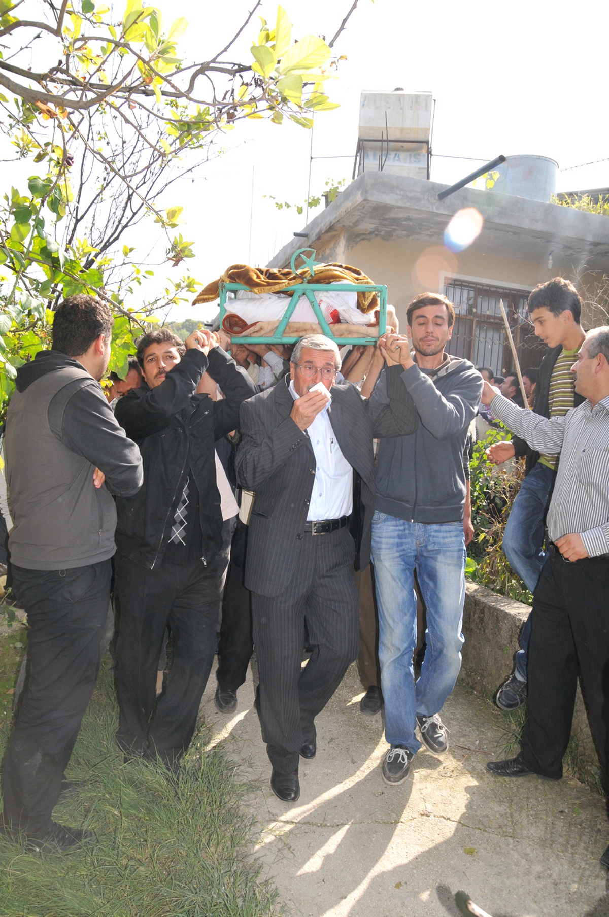 Depremde Ölen 3 Kişi Toprağa Verildi