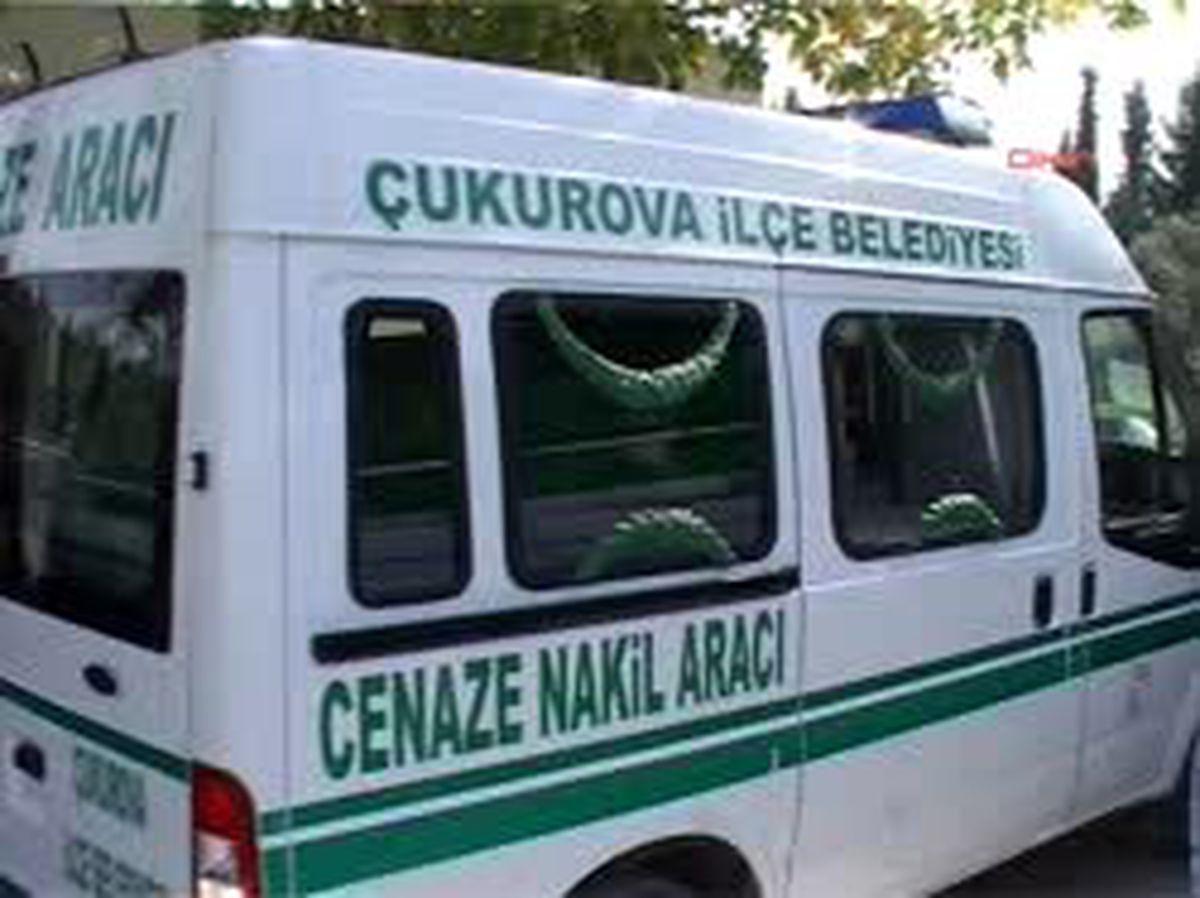 Depremde Ölen Güldane Öğretmen Duvağıyla Toprağa Verildi