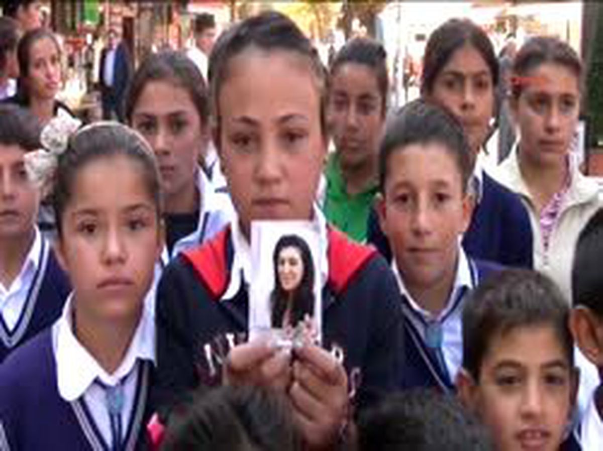 Depremde Ölen Hacer Öğretmen Toprağa Verildi