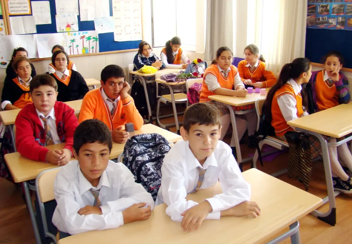 Kazada Ölen Öğrenciye Sınıfta Gözyaşı