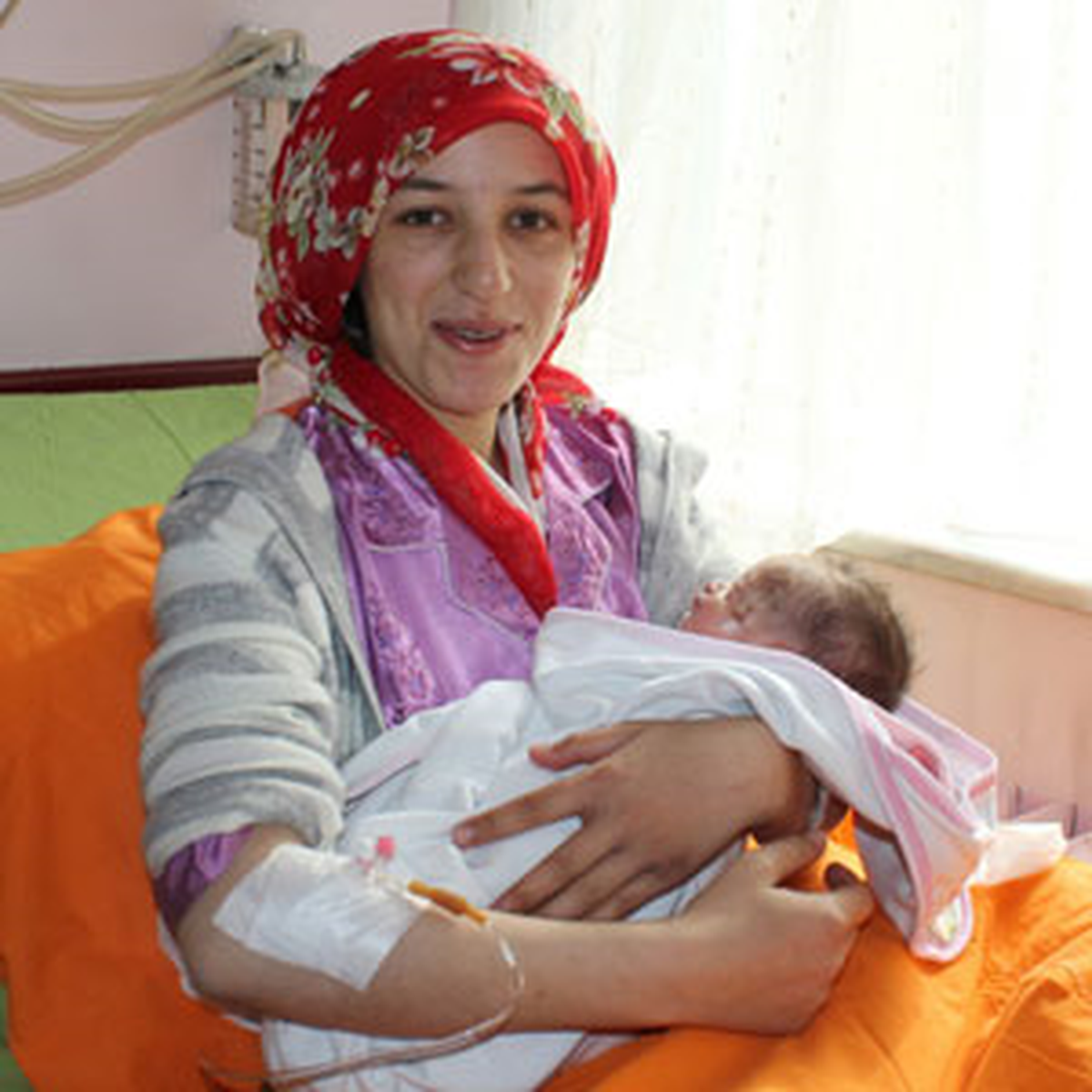 Azra Bebek Annesiyle Buluştu