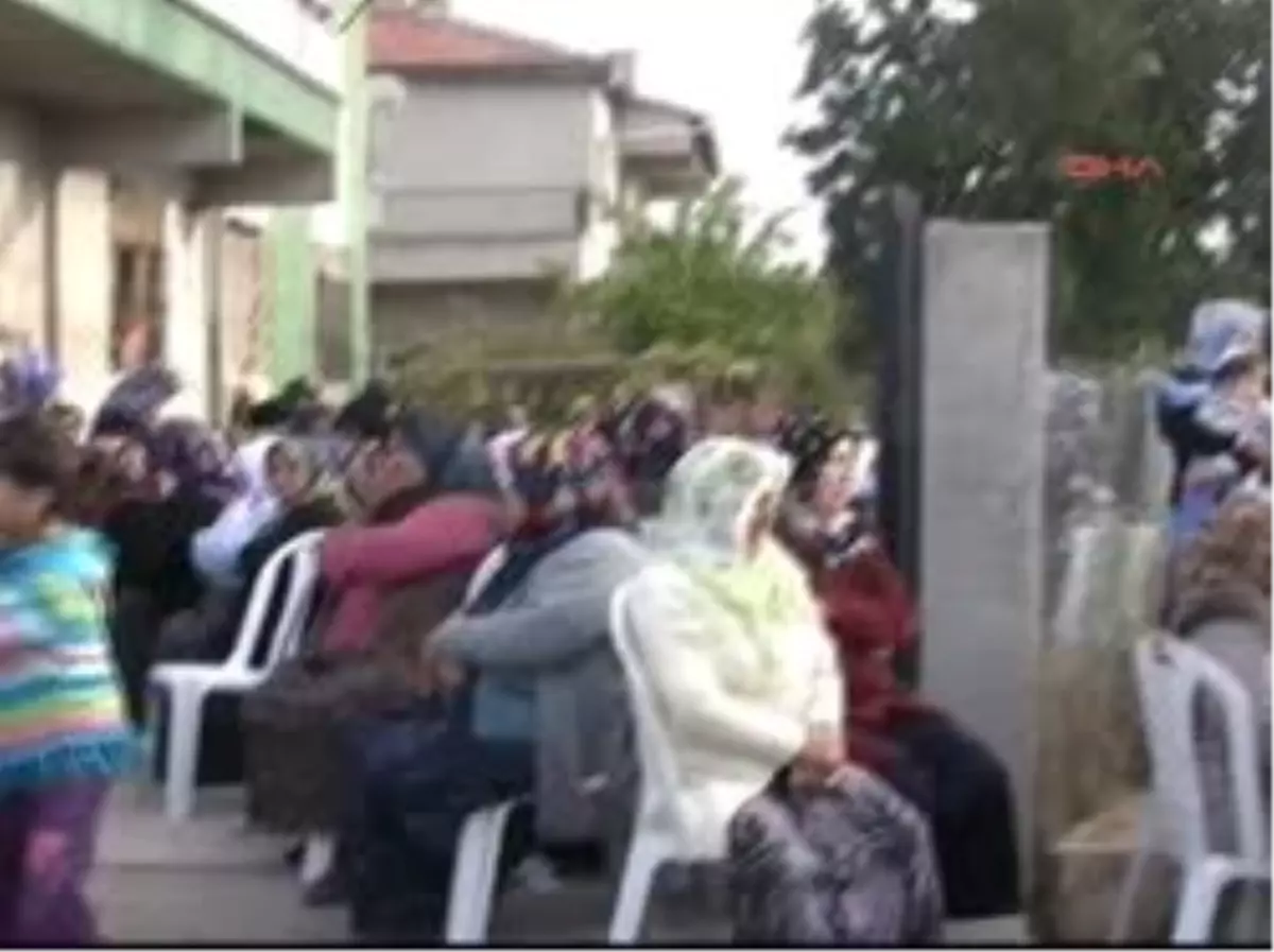 Depremde Hayatını Kaybeden 4 Kişi Kırıkkale\'de Toprağa Verildi