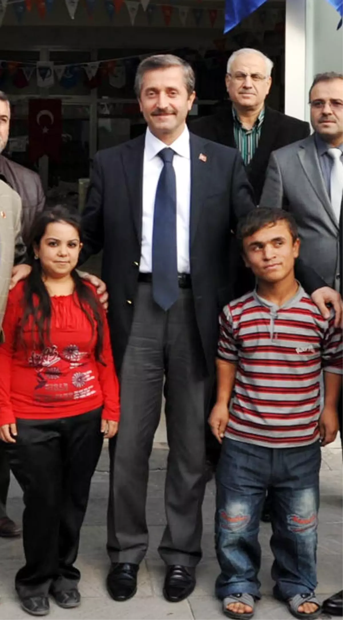 Boyları Küçük, Aşkları Büyük