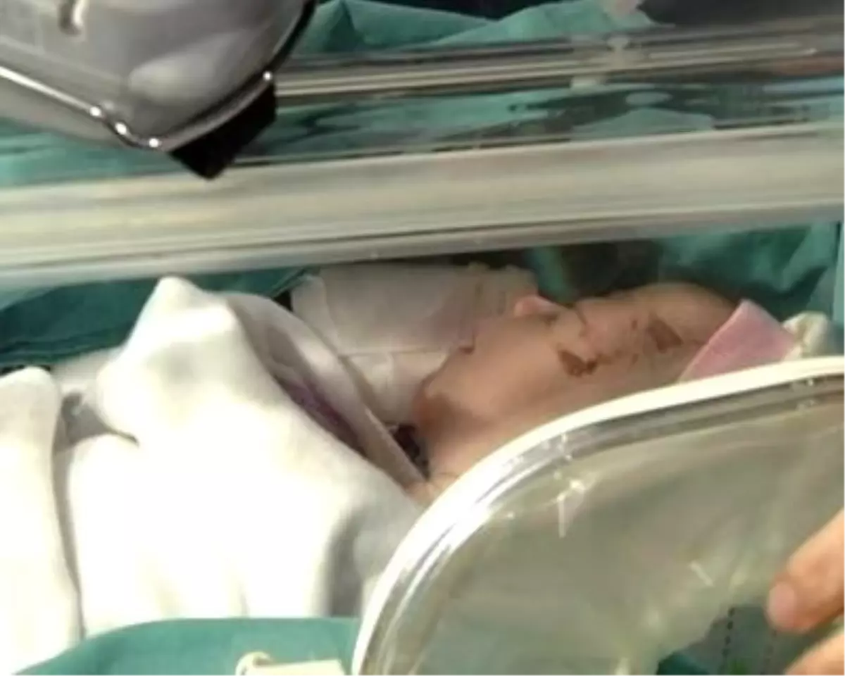 Dualar "Azra Bebeğin" Babası İçin