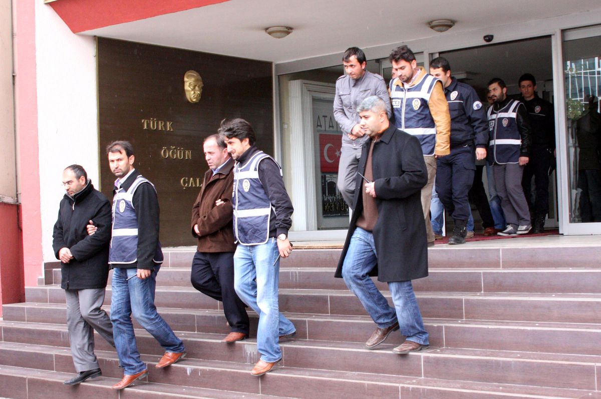 Kursa Gitmeyen 563 Kişiye Sertifika Düzenleyen 10 Görevli Gözaltında