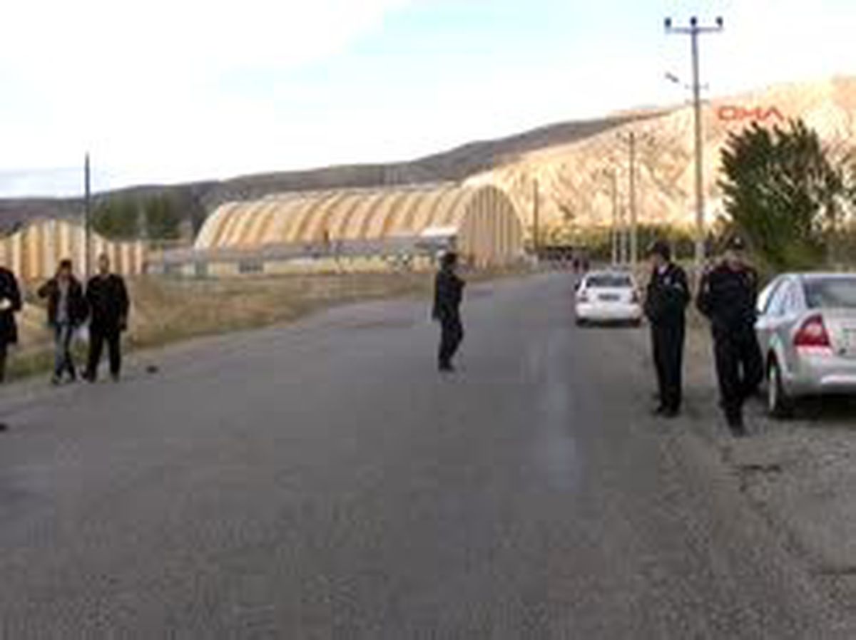 Arazi Sahipleri, 10 Yıldır Kullanılan Yolu Trafiğe Kapattırdı