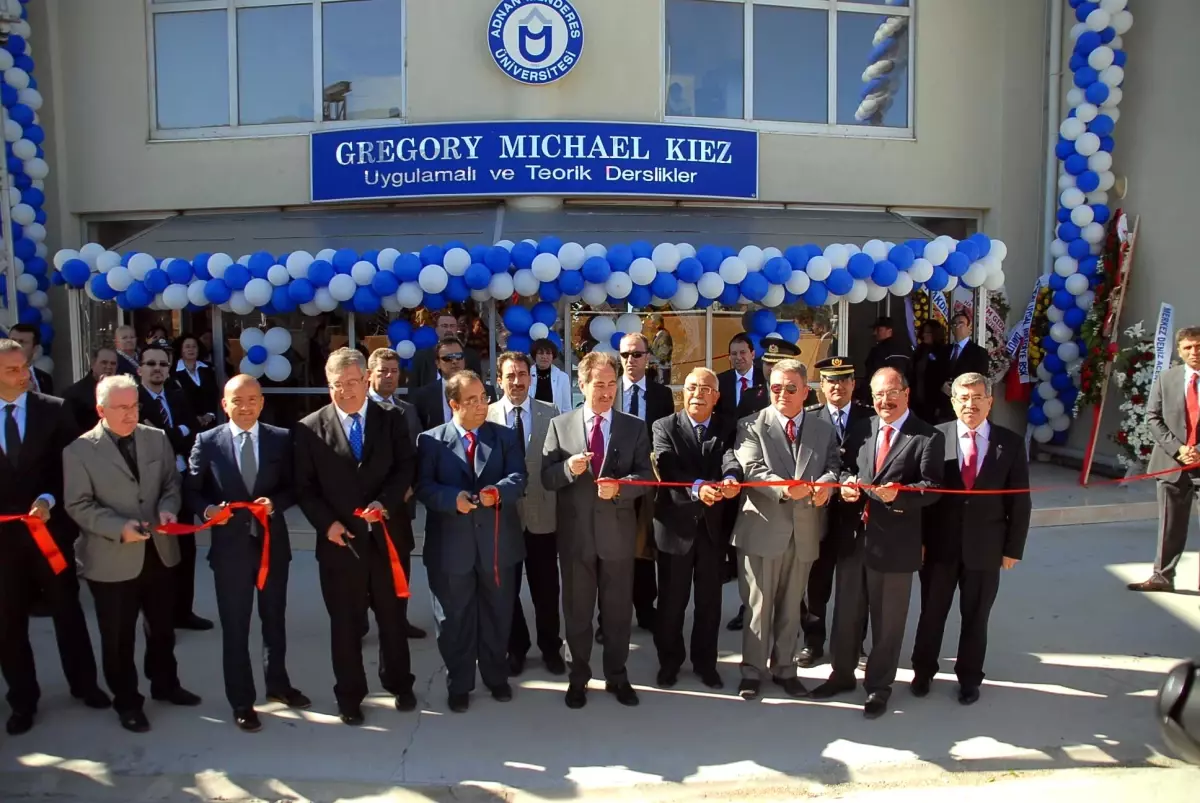 Bakan Günay; El Yordamıyla Turizm Dönemi Bitti