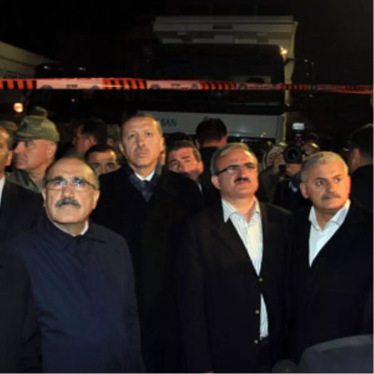 Deprem, Vanlı Vekillerin De Canını Yaktı