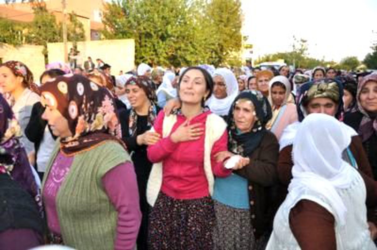 Depremde Ölen Üniversiteli Aliş Toprağa Verildi
