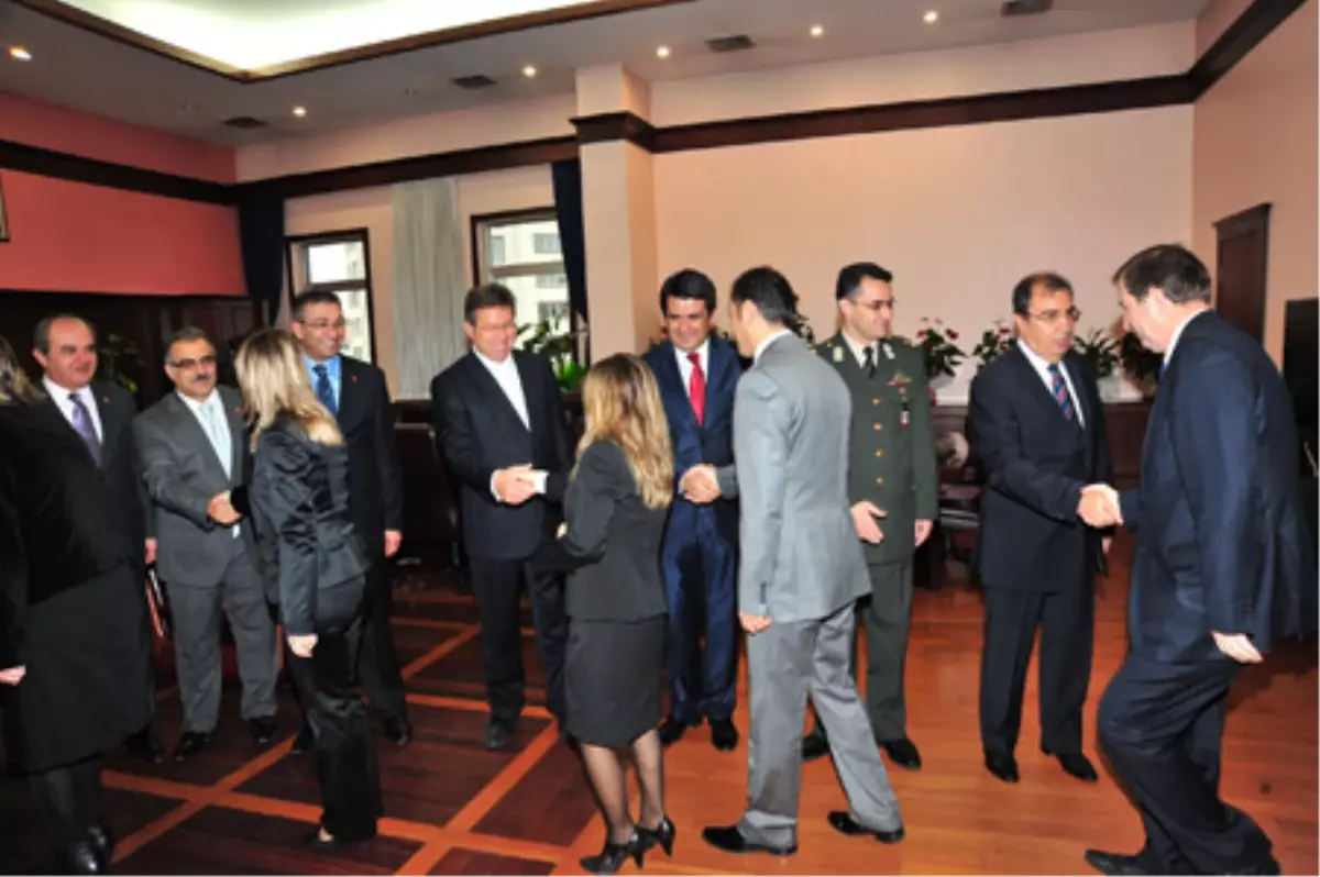 Cumhuriyet Bayramı Beylikdüzü\'nde Kutlandı