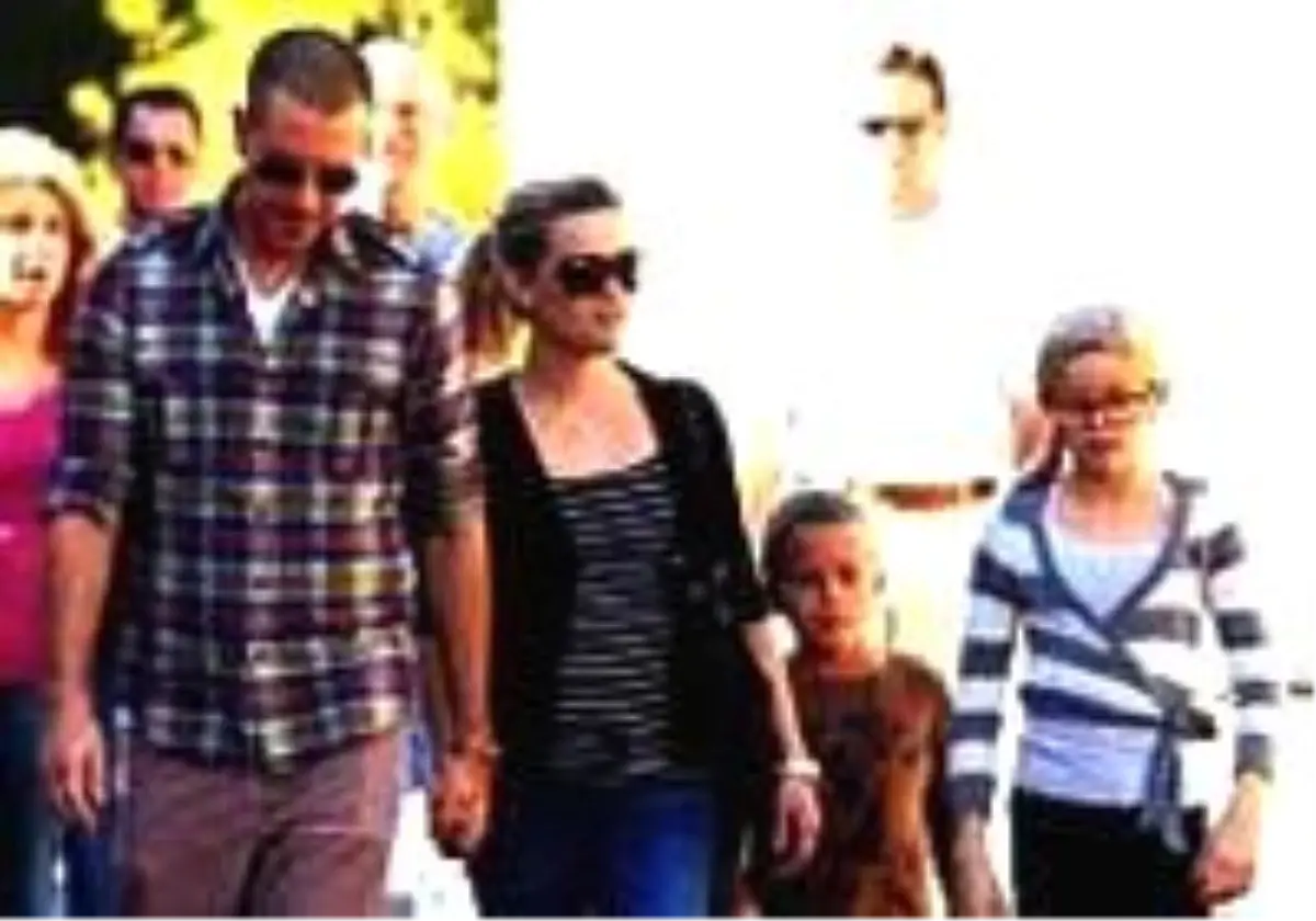 Evliliklerini Çocuklara Borçlu