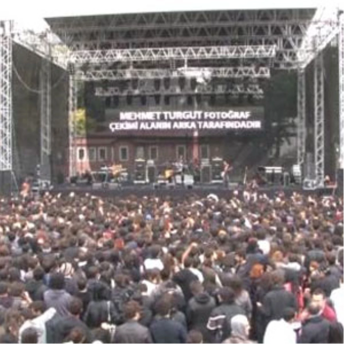 "Van İçin Rock" Konserinde Binlerce Müziksever Buluştu