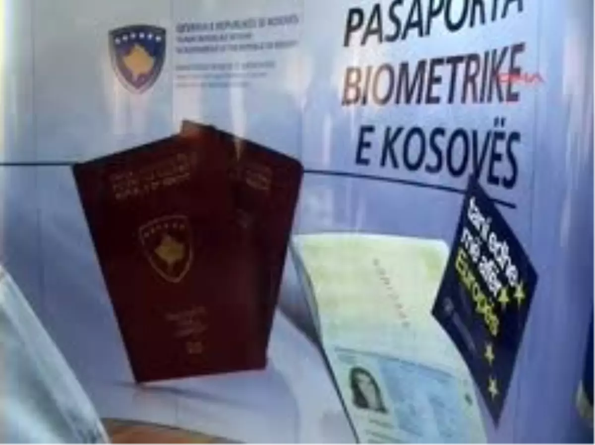 Kosova'da İlk Biyometrik Pasaportlar Verildi
