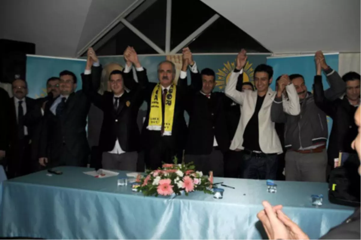 Kurtulmuş, Bayramı Erciş\'te Geçirecek