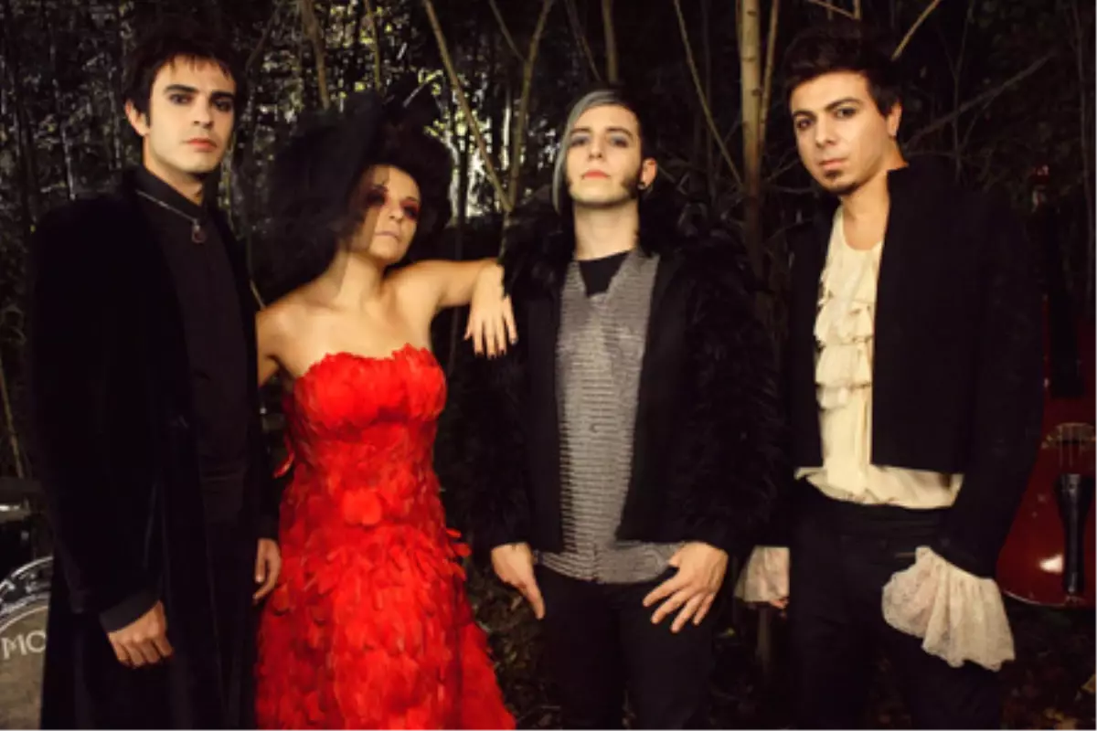 Model, Bostancı Gösteri Merkezi\'nde