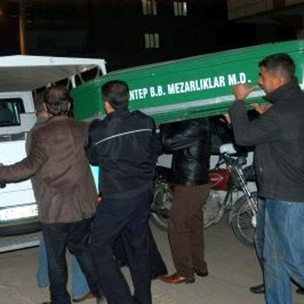 Alkollü Baba Kızını Öldürdükten Sonra Kuzenine Haber Verdi: Kızımı Bıçakla Kestim, Gidip Bakın