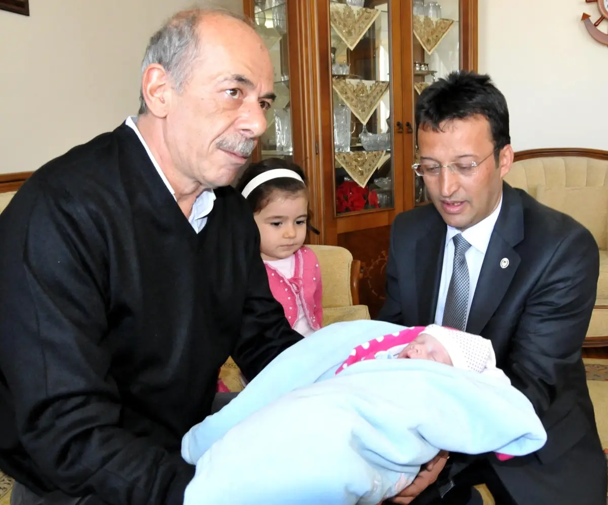 Azra Bebeğin Dedesi: Hem Dedelik, Hem de Babalık Yapacağım