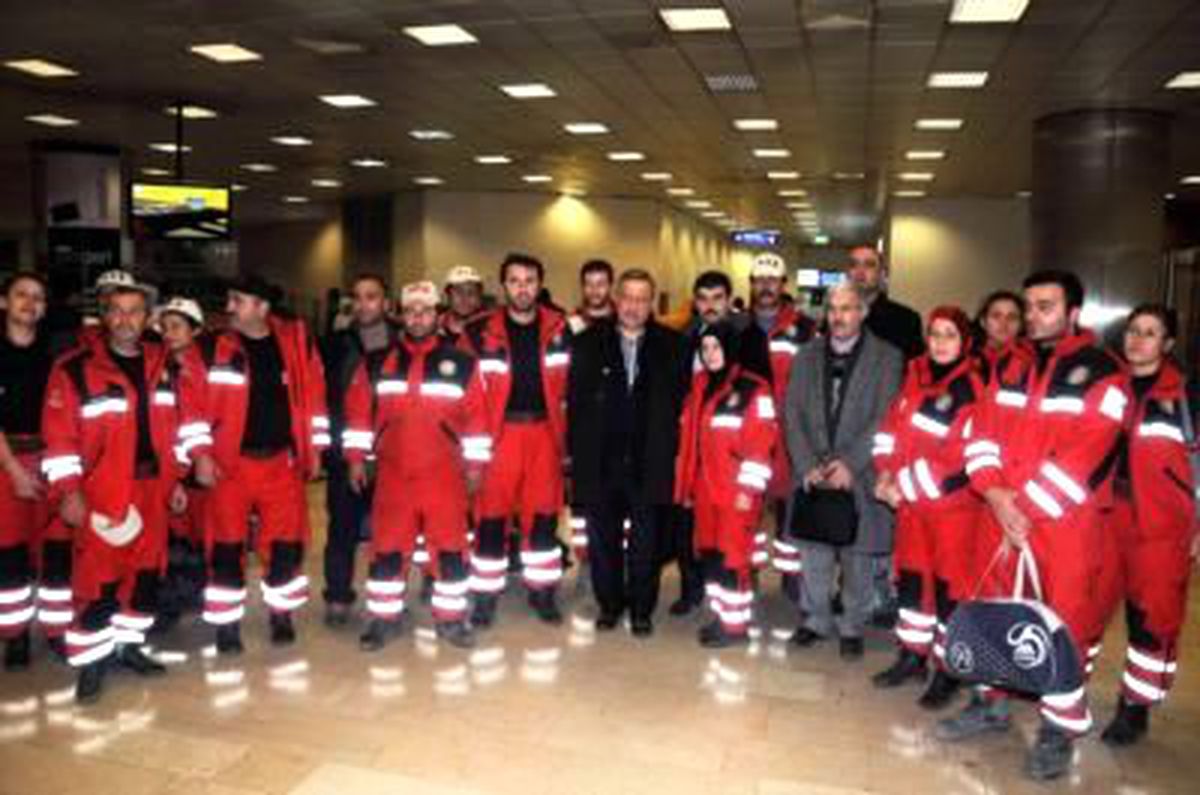 Enkazdan İmdat'ı Kurtaran Ekip İstanbul'a Döndü