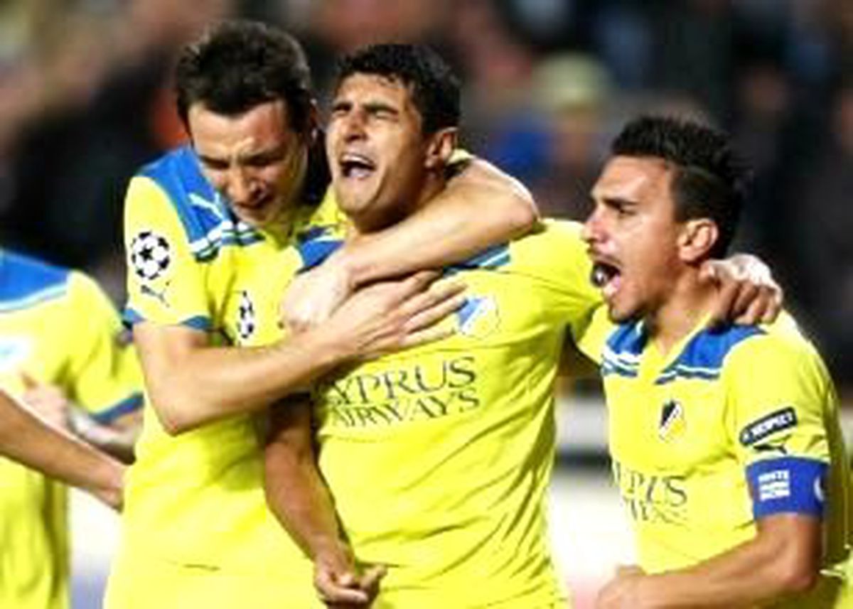 Apoel Nicosia Liderliği Kaptı: 2-1