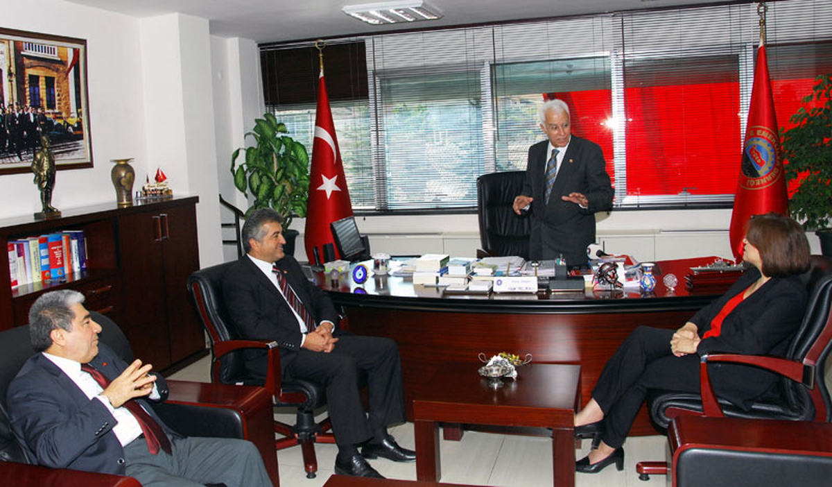 CHP Yöneticileri Stk'ları Ziyaret Etti