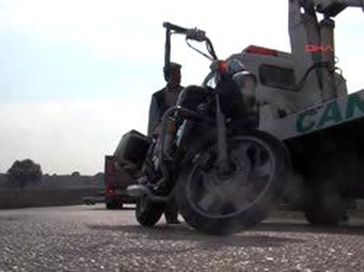 Kamyonla Çarpışan Motosikletli Öldü