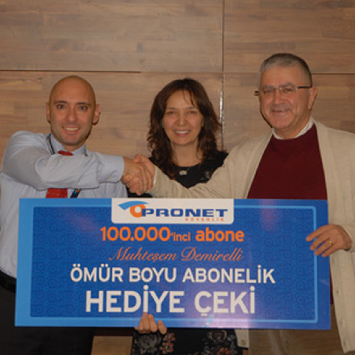 Pronet, 100 Bininci Aboneye Ulaştı